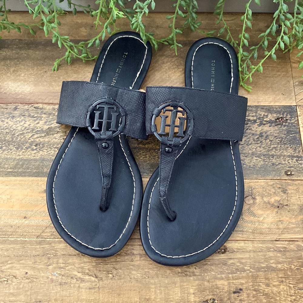 Barely worn Tommy Hilfiger sandals black leather logo sz 8.5